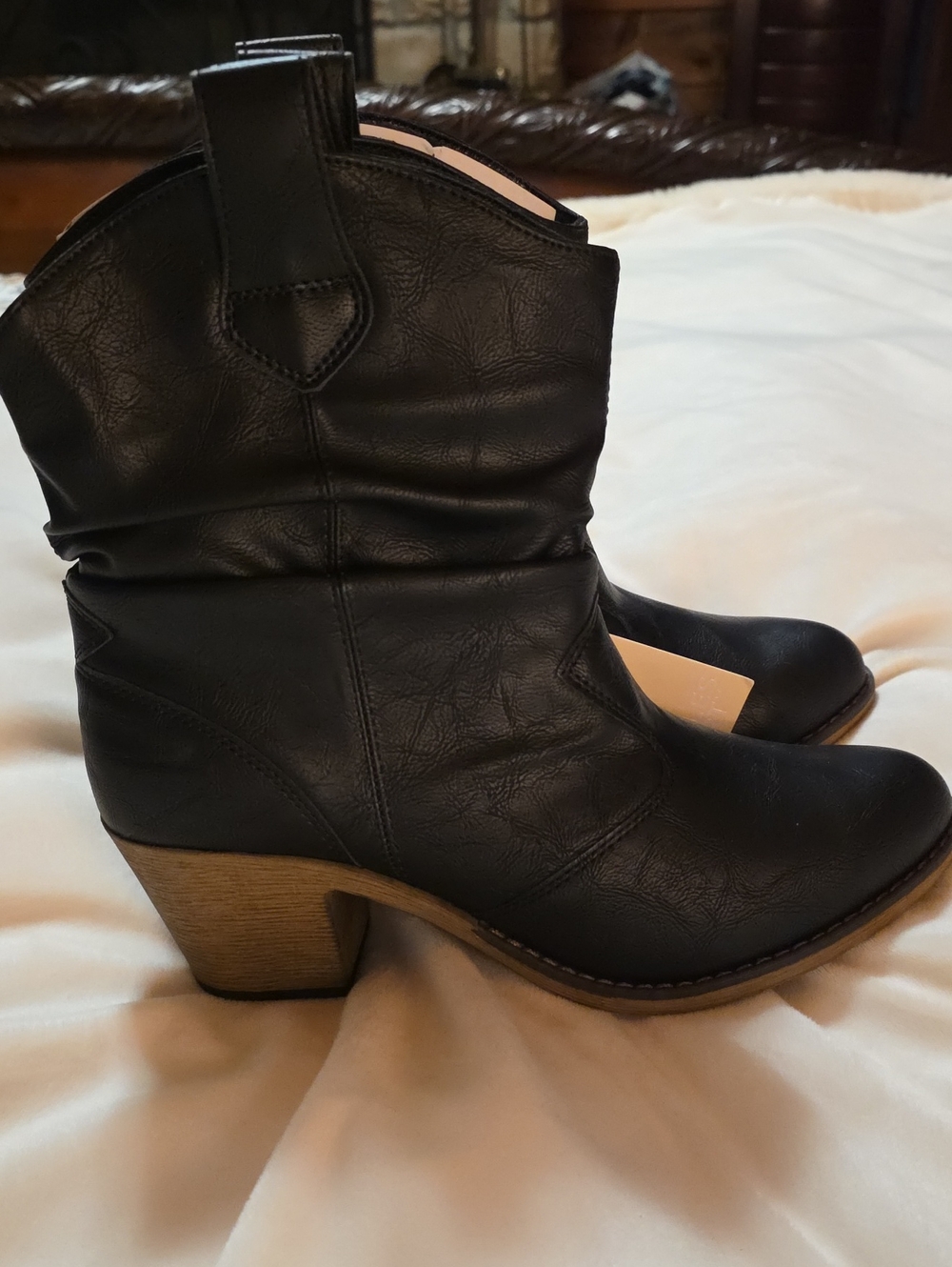 Women's BlackMid-Calf Western Boot with Block Heel - Picture 4 of 7